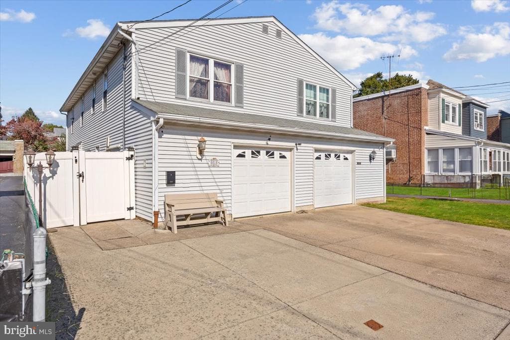 8010 N Ferndale Street photo 1