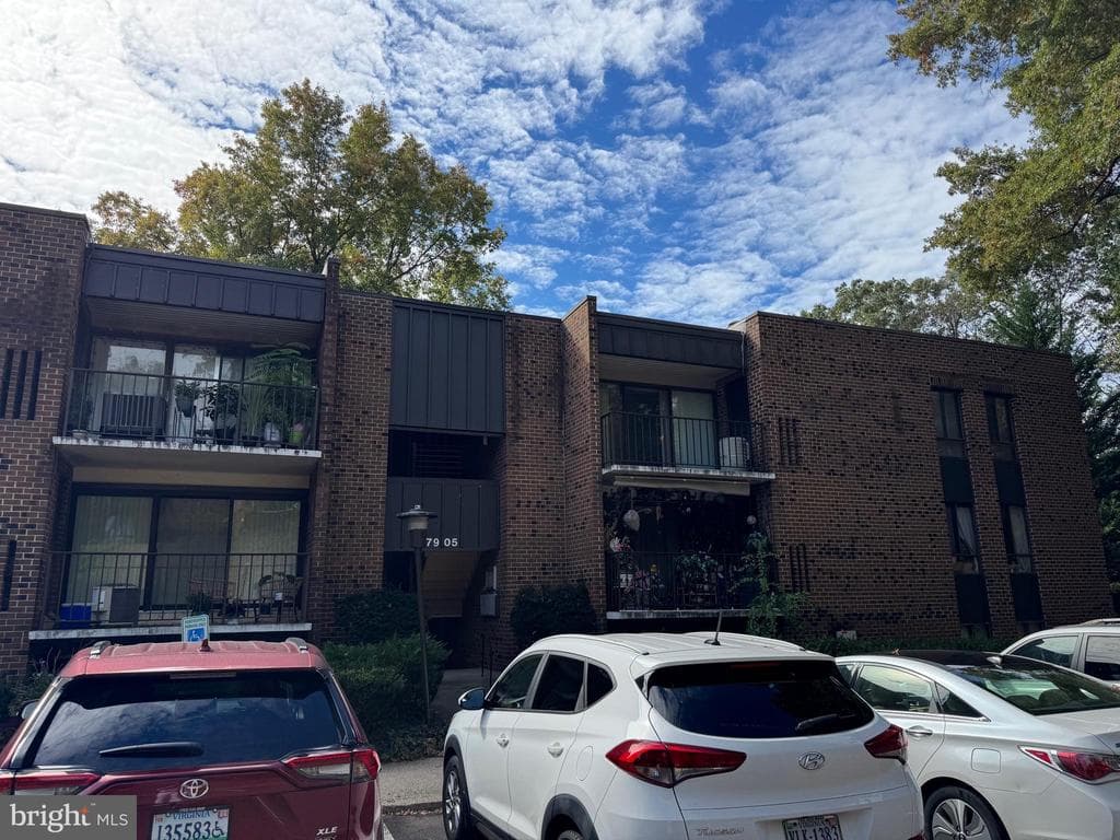 7905 Dassett Court #304 photo 1