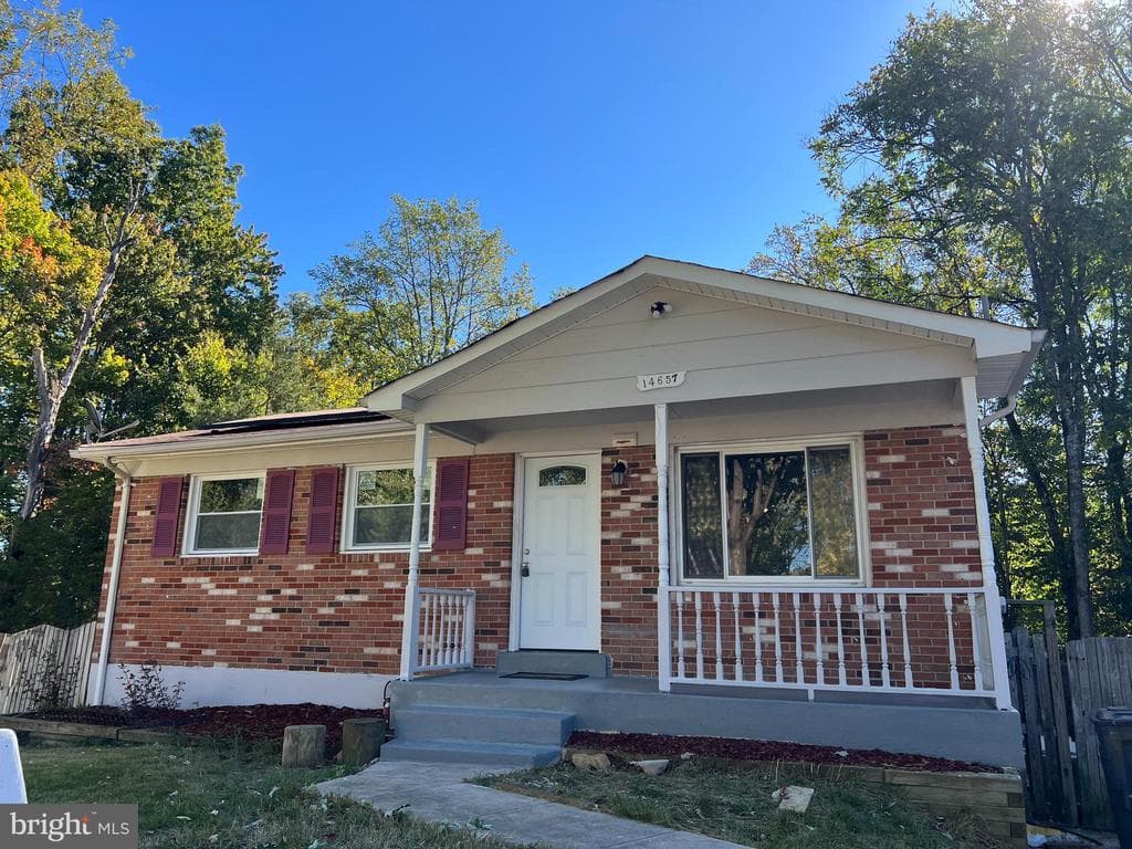 14657 Cloverdale Road photo 1