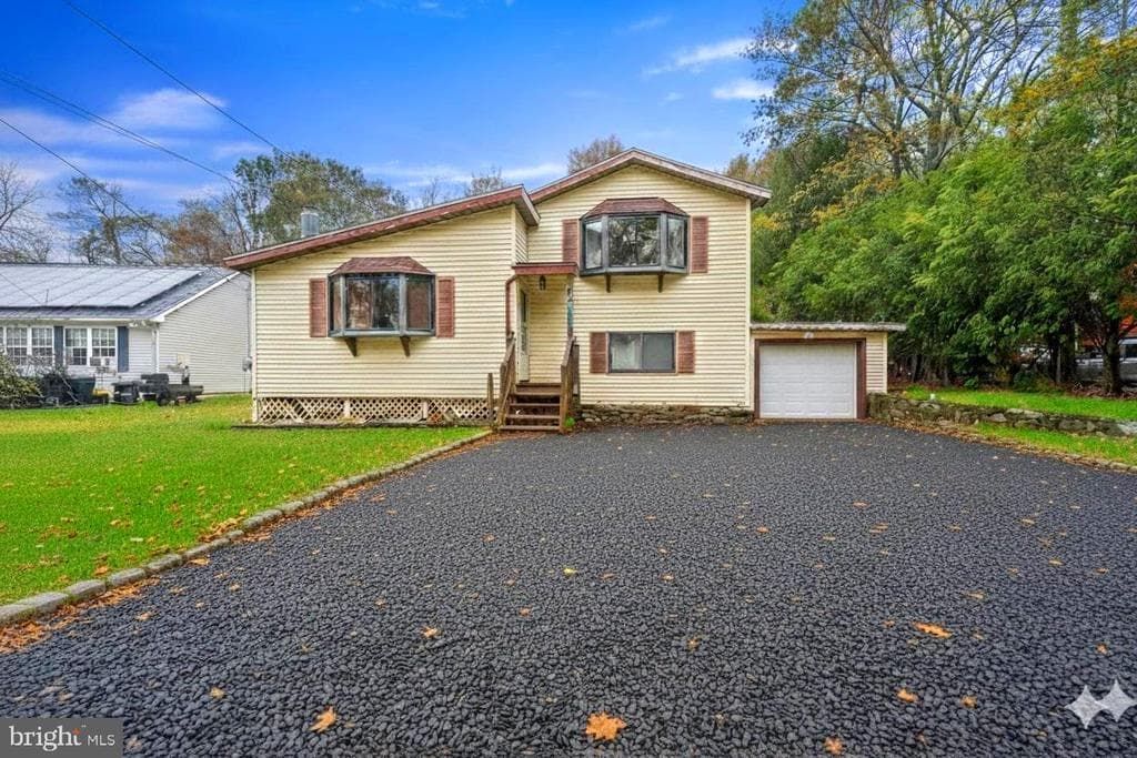217 Coach Road photo 1