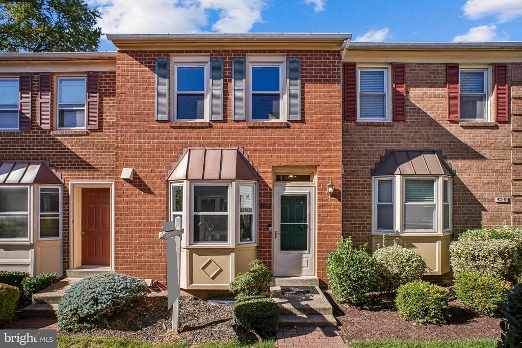 5249 Wilson Boulevard photo 1