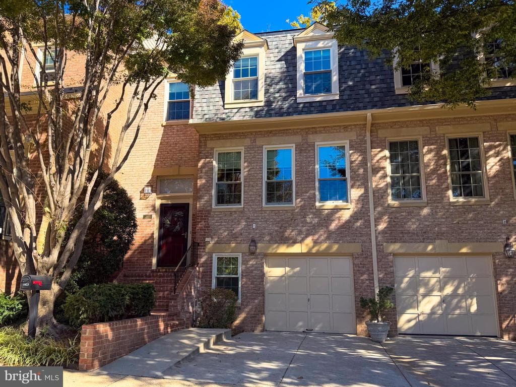 1423 McLean Mews Court photo 1