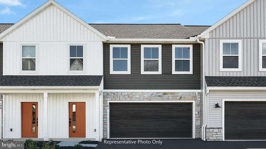 136 Marissa Court, Newmanstown
