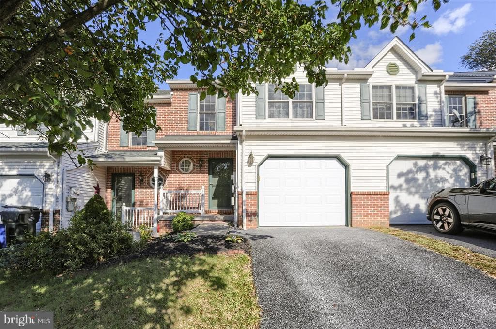 57 Keefer Way photo 1