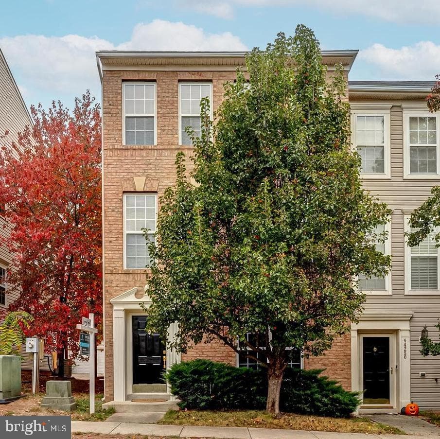 44248 Suscon Square photo 1