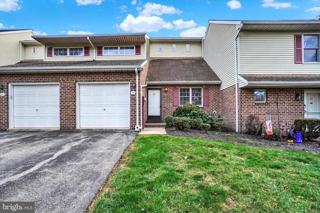 34 Jean Lo Way photo 1