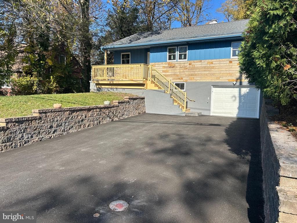 4052 Locust Lane photo 1