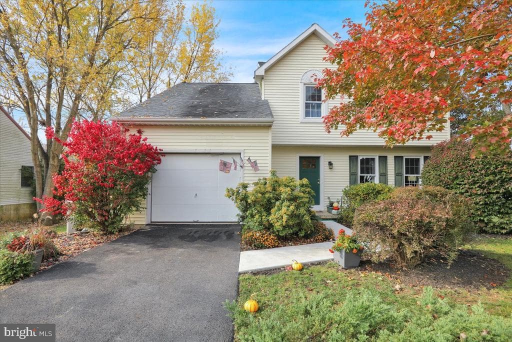 345 Village Spring Lane photo 1