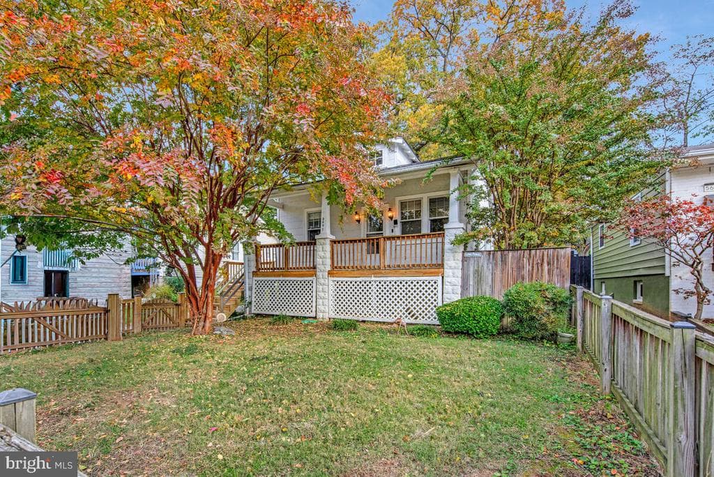5607 40th Avenue photo 1