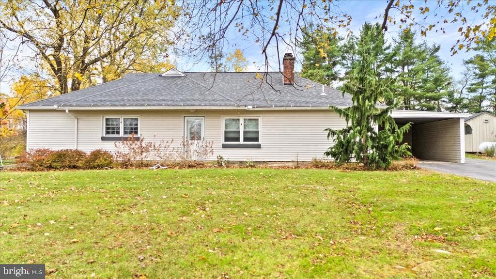 1215 Country Club Road photo 1