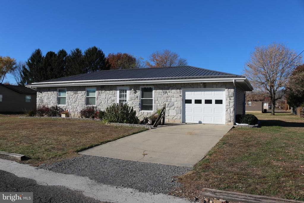 16 Jackson Street photo 1