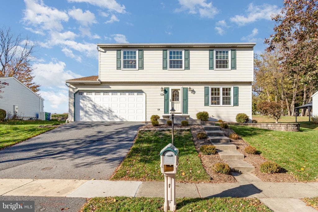 5730 Cloverdale Road photo 1