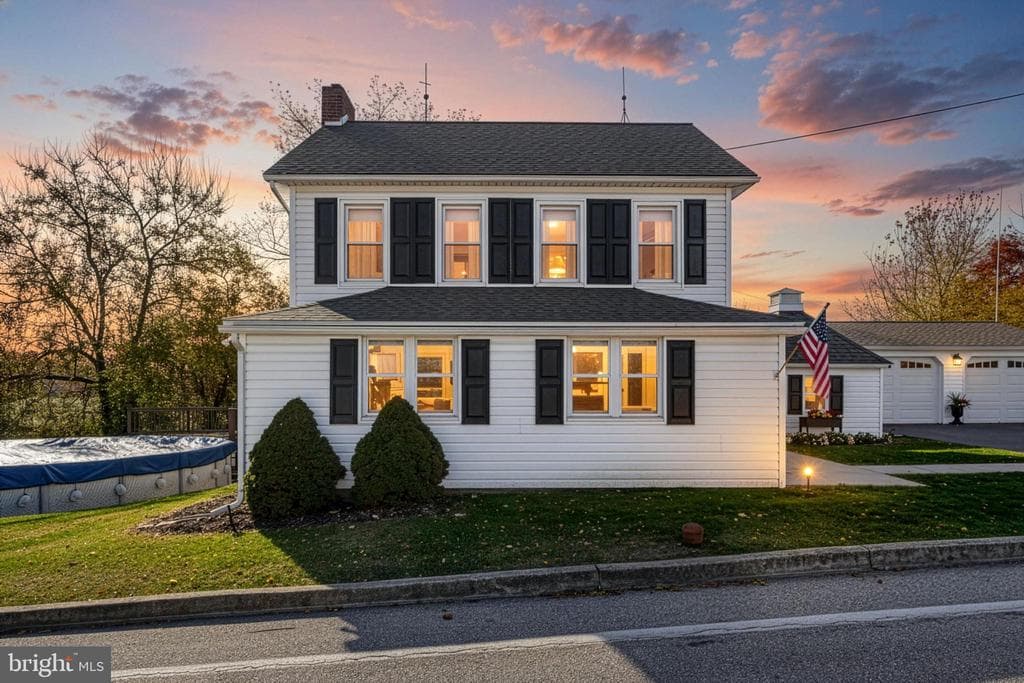 212 Oak Road photo 1