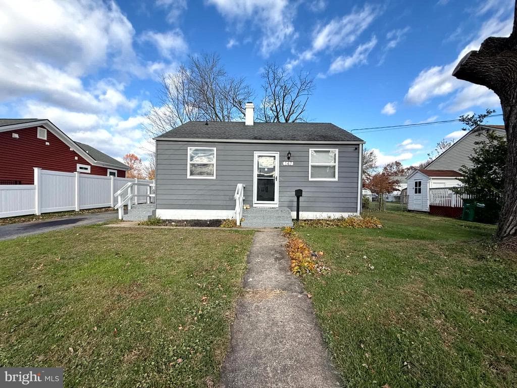 147 Bannister Avenue photo 1