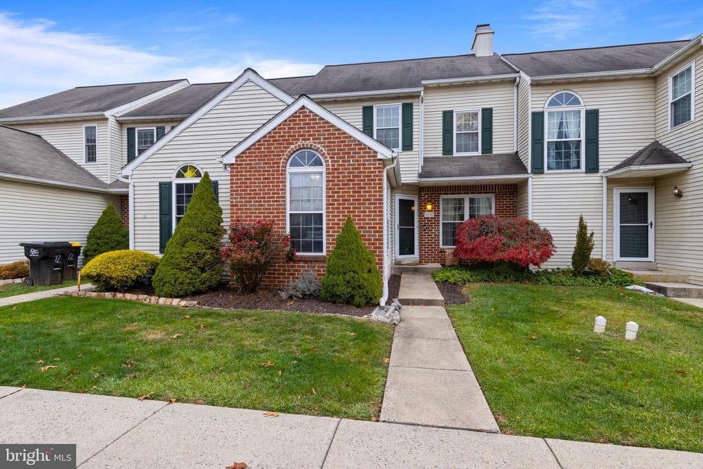 71 Aspen Way photo 1