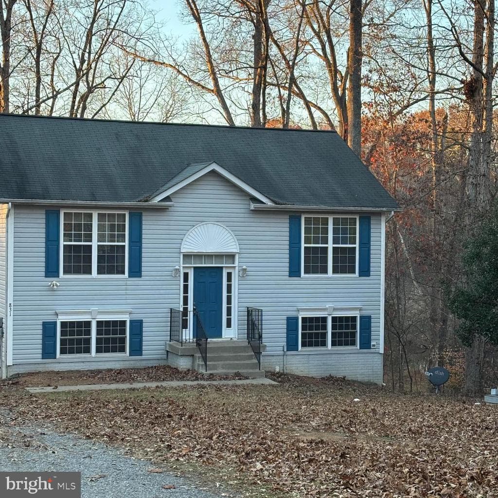 831 Campers Lane photo 1