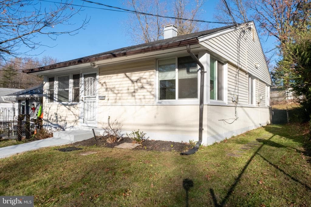 2027 Barlowe Place photo 1