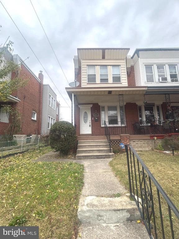533 Robbins Street photo 1