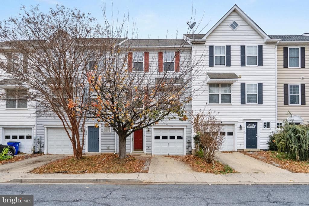 426 Blossom Lane photo 1
