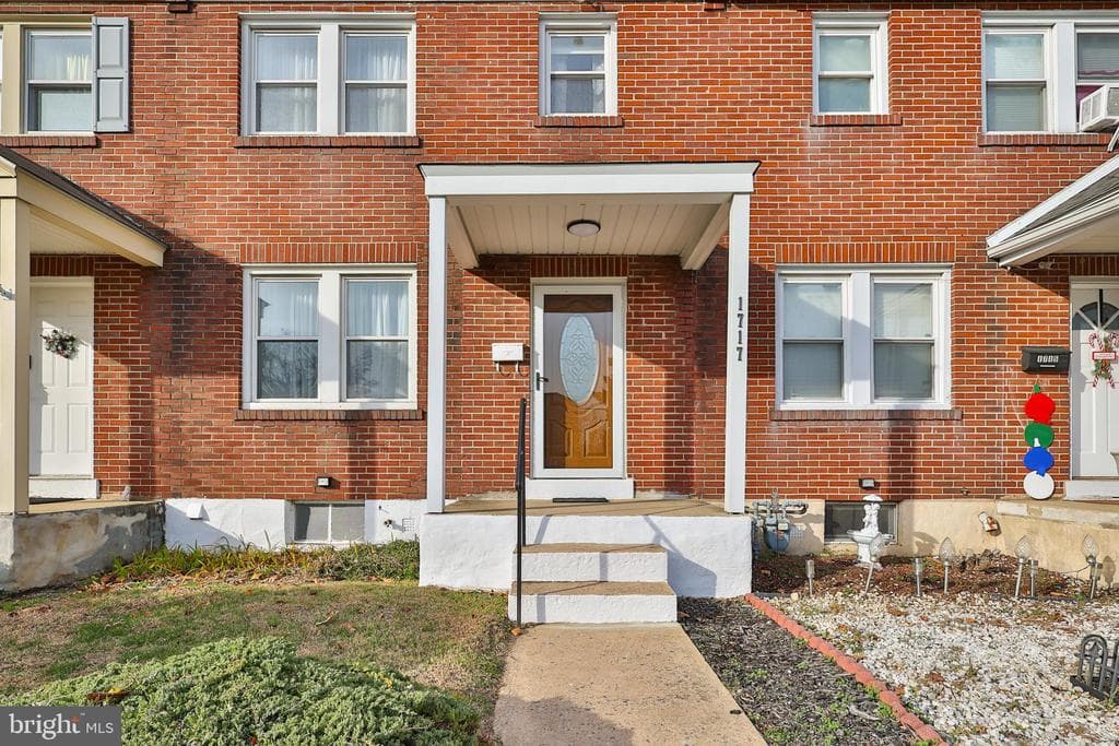 1717 W Cedar Street photo 1