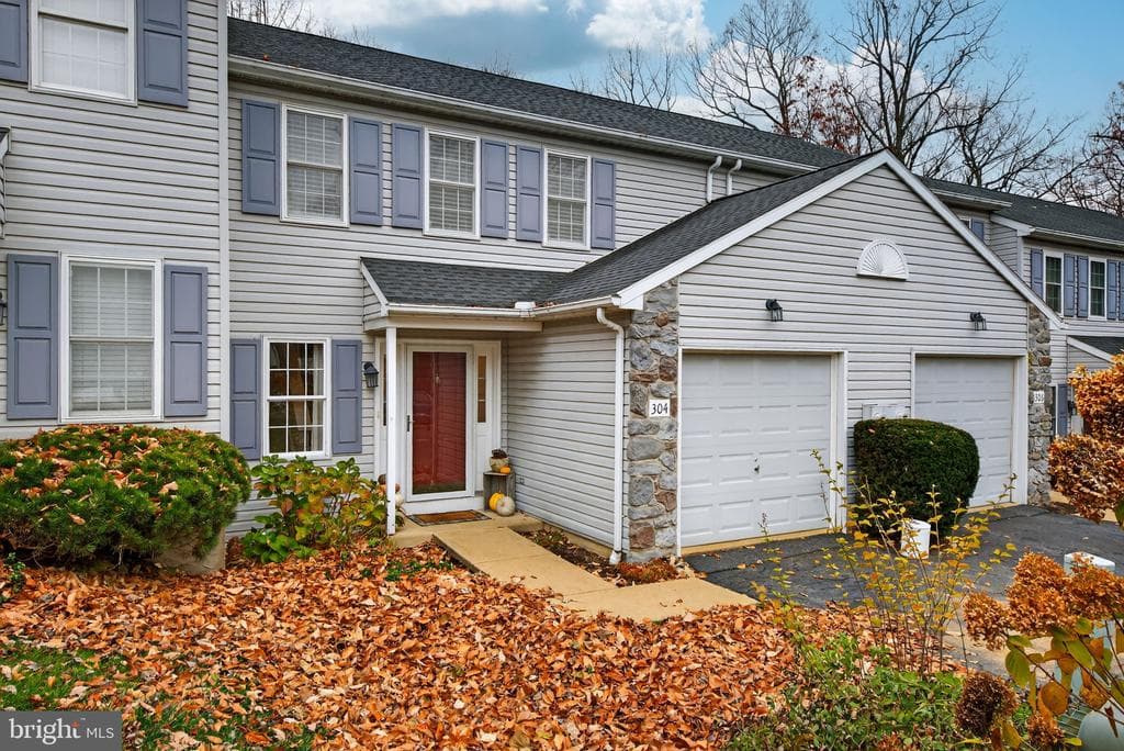 304 Treetops Court photo 1