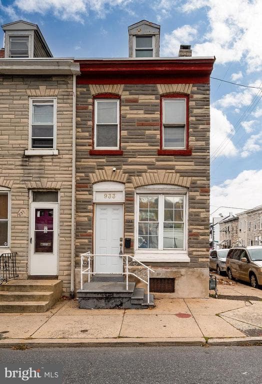 933 Cotton Street photo 1