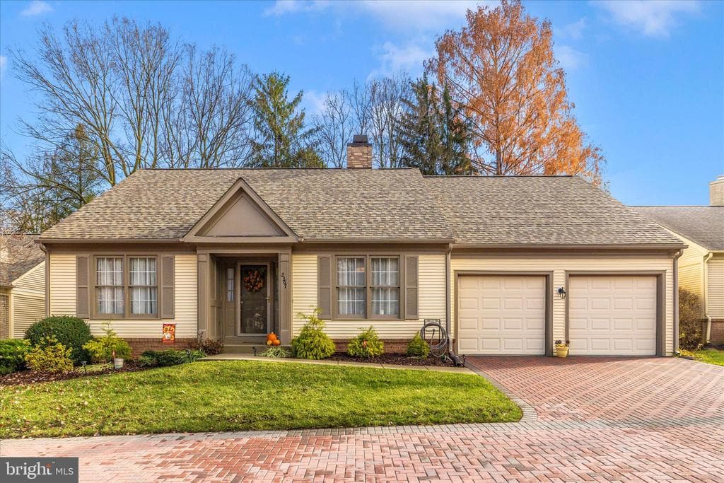2367 Bear Den Road photo 1