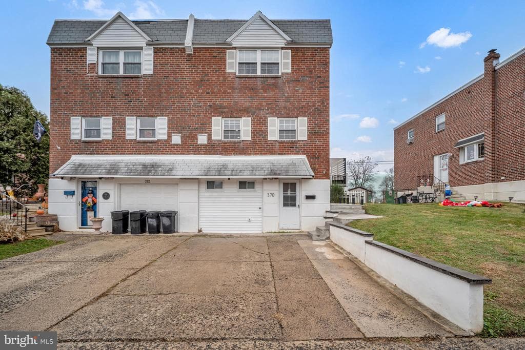 370 Selma Street photo 1