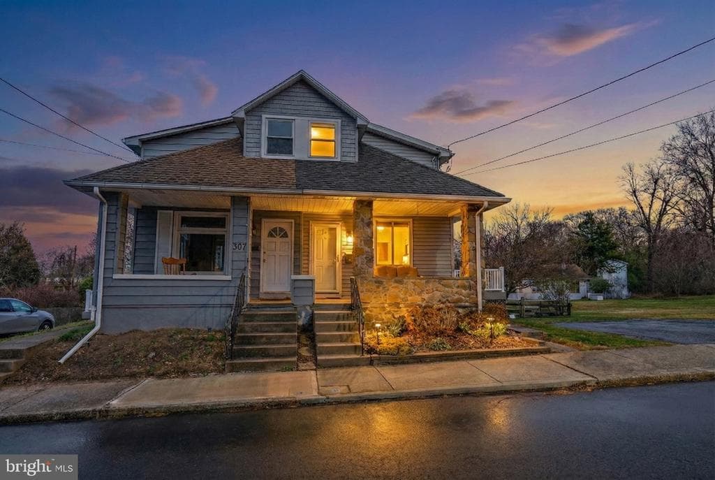 309 Delong Avenue photo 1