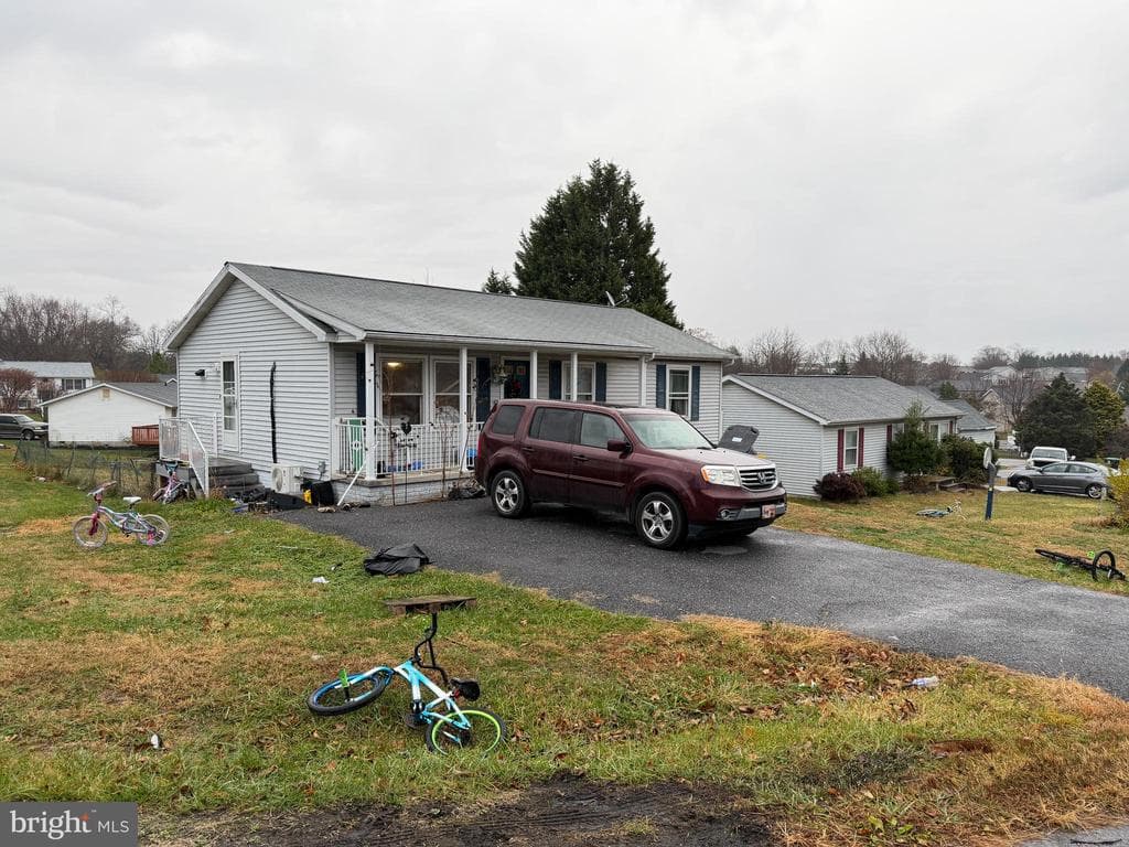 32 Yarrow Circle photo 1