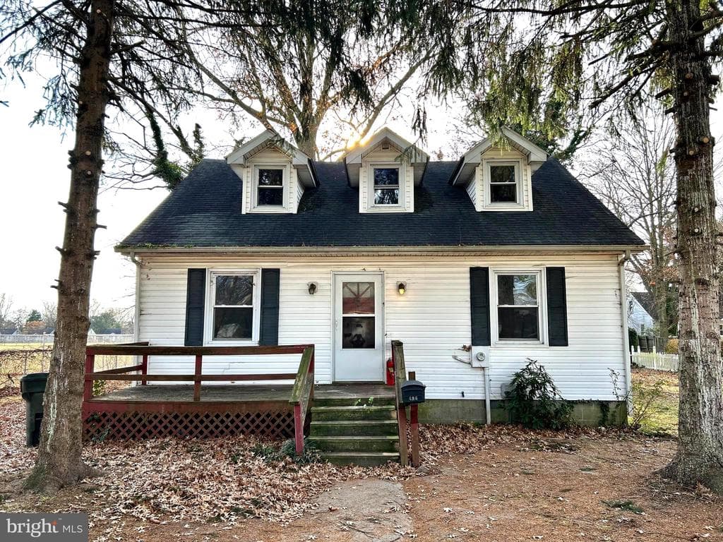 406 Grove Place photo 1