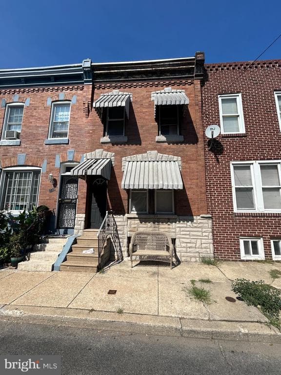 2233 Mcclellan Street photo 1