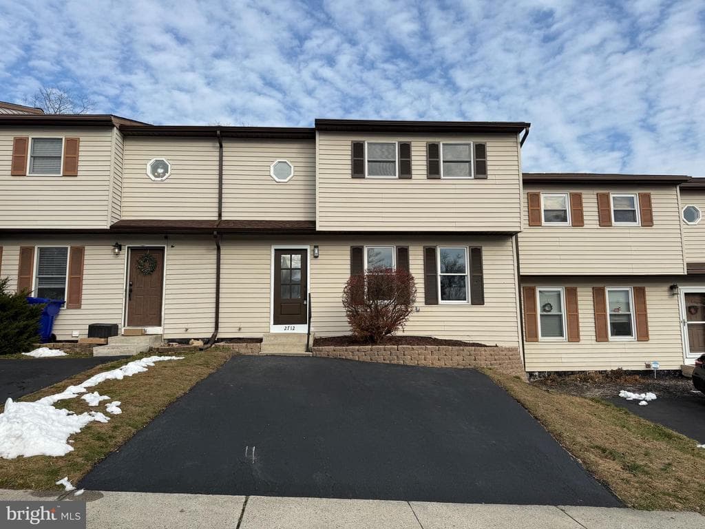 2712 Buxton Road photo 1