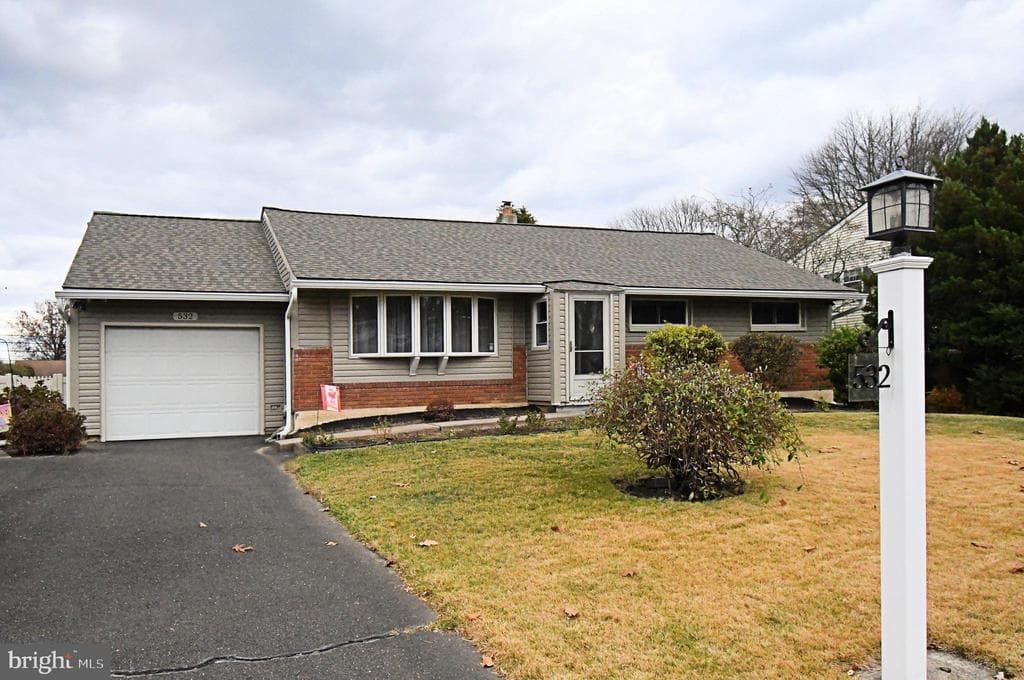 532 Sherwood Lane photo 1