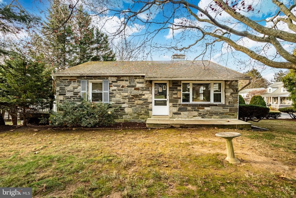 301 2nd Avenue photo 1