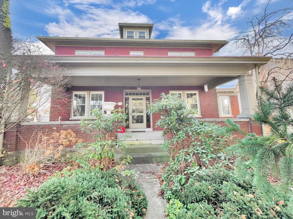 466 E Main Street photo 1