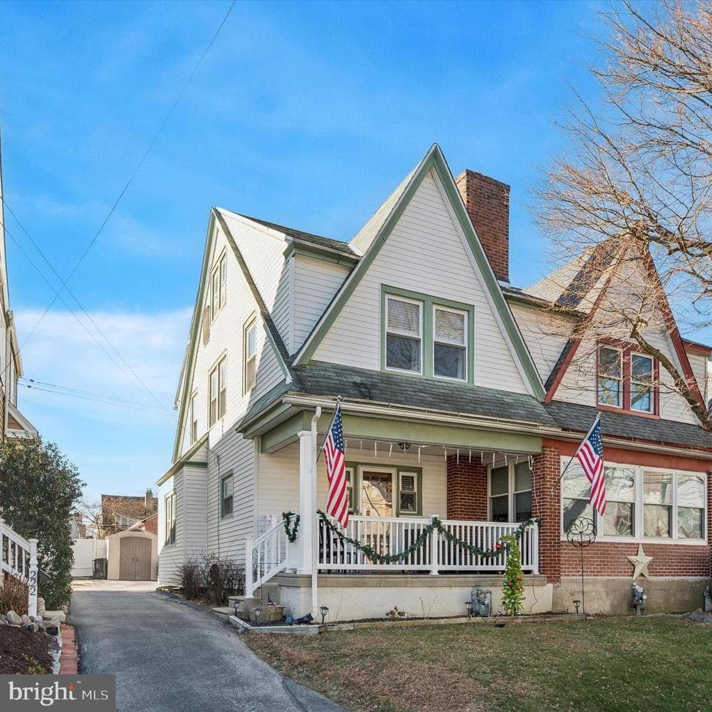 220 Sedgewood Road photo 1