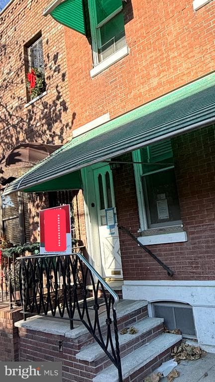 1031 Morris Street photo 1