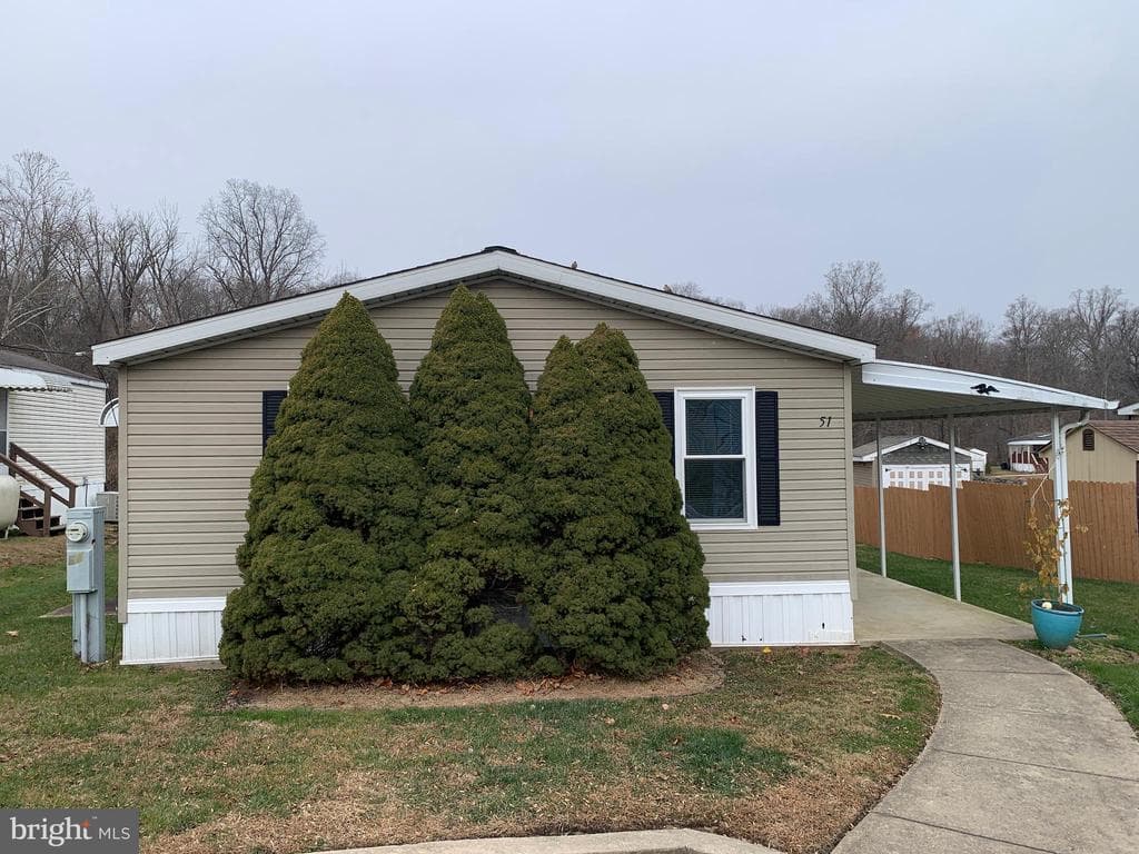 51 Lake Drive photo 1