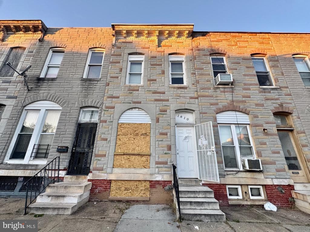 1810 E Oliver Street photo 1