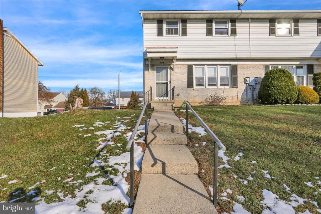 522 Linden Street photo 1