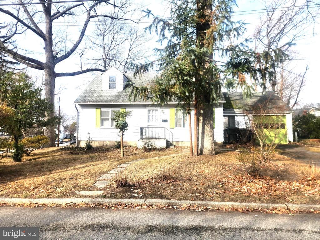336 Elm Avenue photo 1