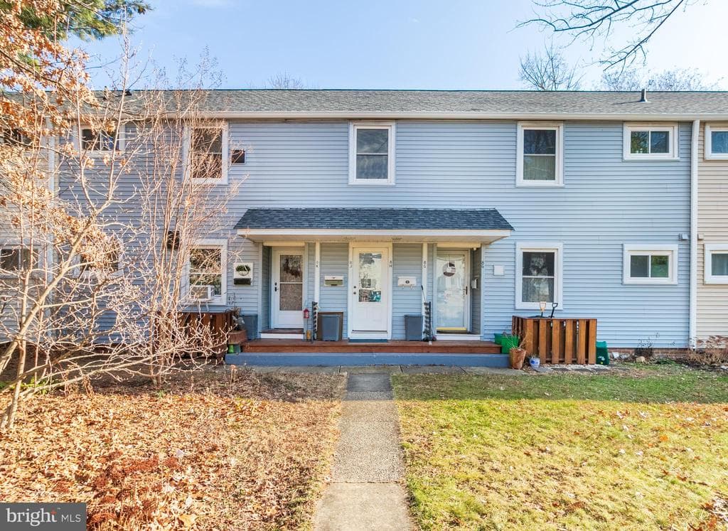 8 Laurel Hill Road photo 1