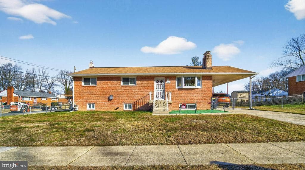 1406 Alberta Drive photo 1