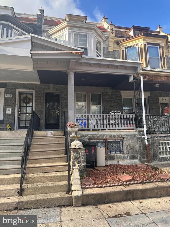 249 W Seymour Street photo 1