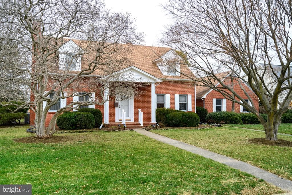 201 Greenwood Avenue photo 1
