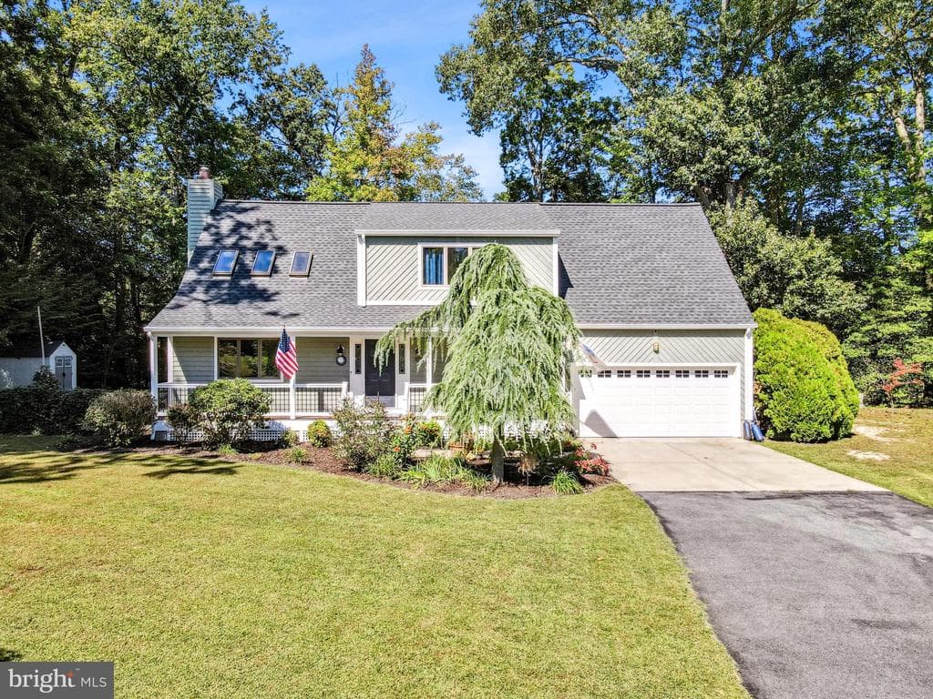108 Carriage Lane photo 1