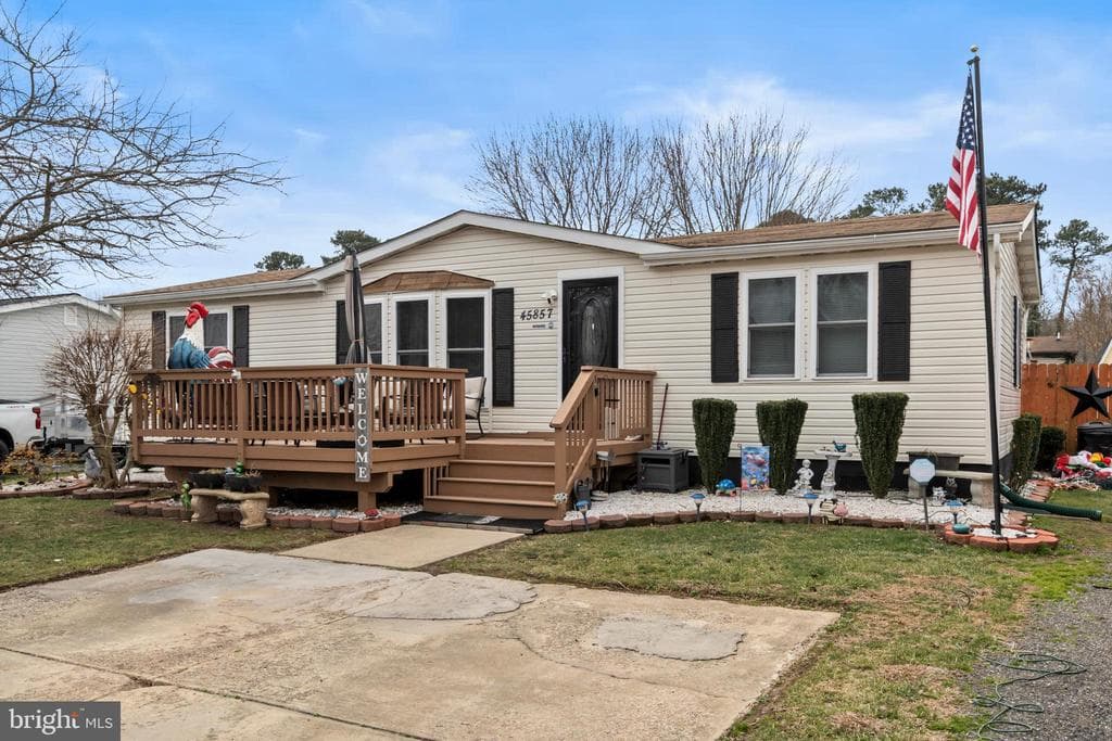 45857 N Poteat Court photo 1