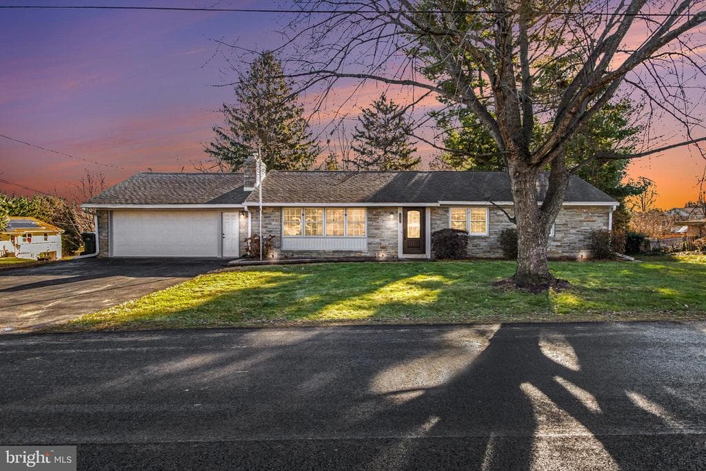 14 Greenway Drive photo 1