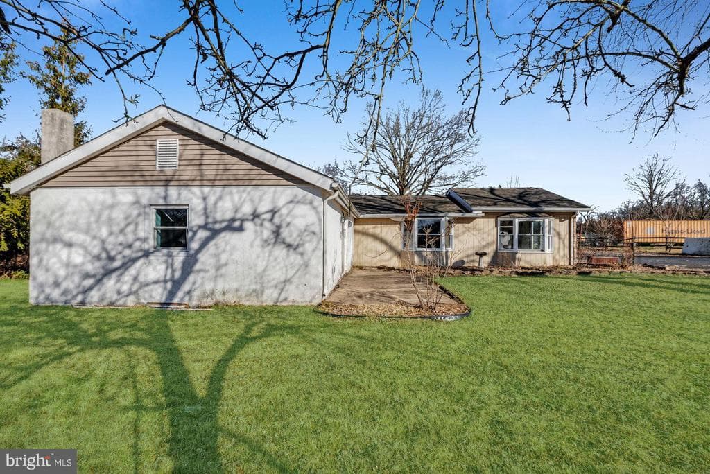 1223 Bethlehem Pike photo 1